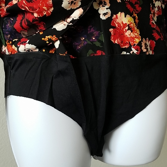 SOLD• ZARA BASIC Floral One Piece Suit Large - Picture 4 of 6